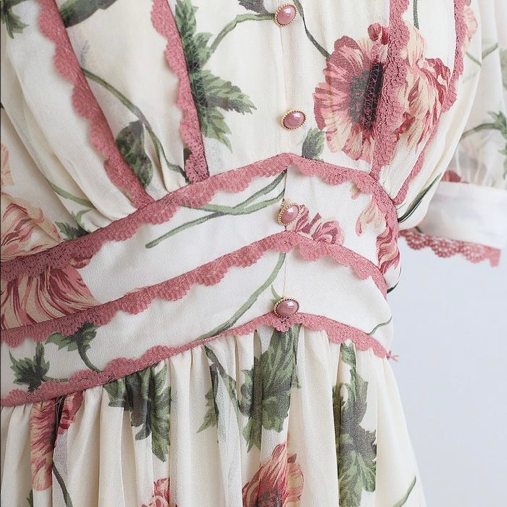 LACEY EDGE FLORAL PRINTED CHIFFON DRESS (pre-loved) - Picture 9 of 15